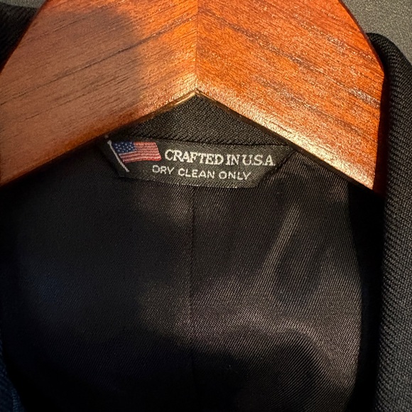 Elegant Men's Black Blazer - Picture 6 of 14